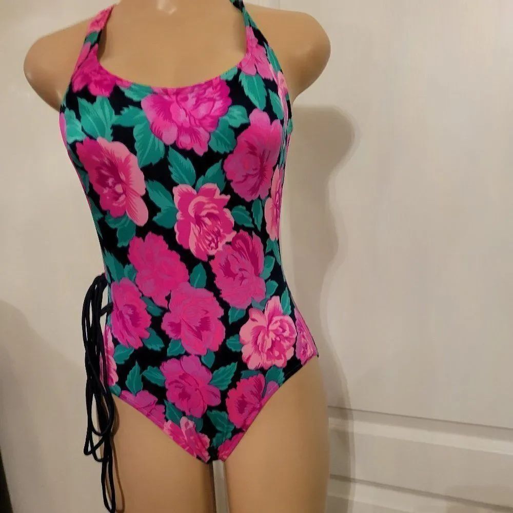 BRAND NEW PEMBROKE COLORFUL FLORAL ONE PIECE WOMEN"S SWIMSUITS